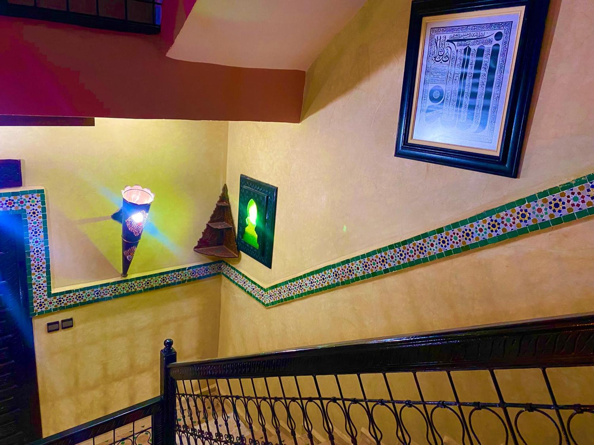 Hotel Nezha Avec Jacuzzi Et Au Coeur De Marrakesh